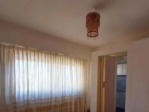 Avenida Hipólito Yrigoyen 1300