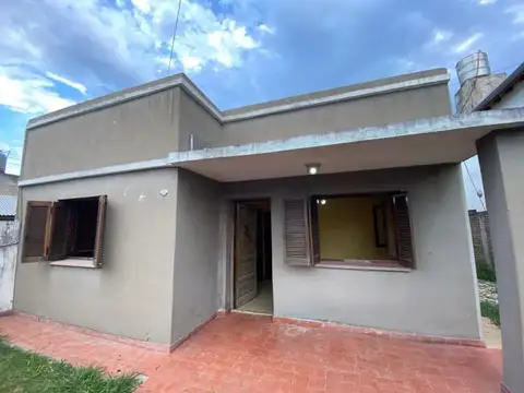 Casa en Parque San Martín con Gran Terreno y Excelente Ubicación