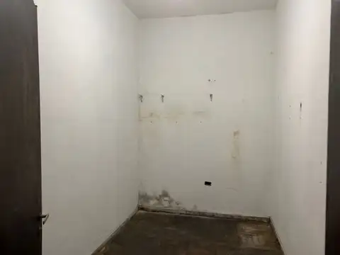 Casa 5 ambientes con 1 baño