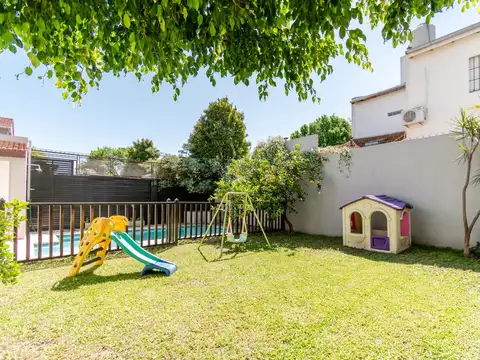 Casa en Venta con 1 cochera