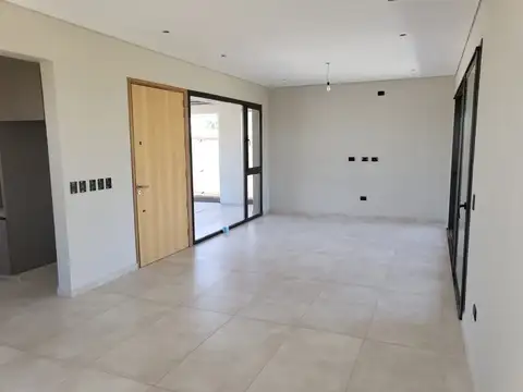 Casa en Venta en Lujan de Cuyo, USD 206.000