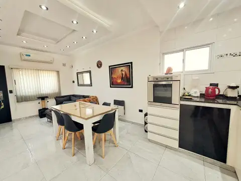 VENTA CASA 3 AMBIENTES PATIO GARAGE