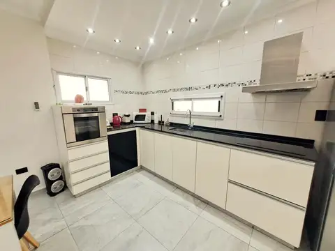 Depto Tipo Casa en Venta en Lanus Oeste, USD 120.000