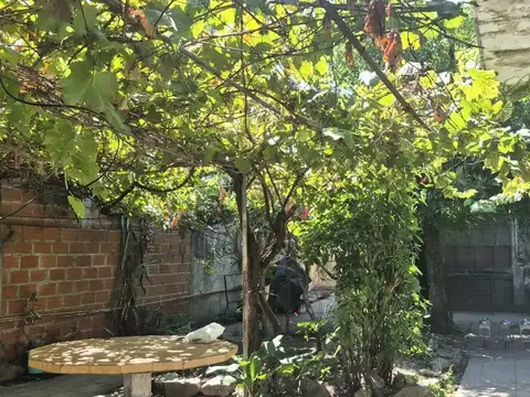 VENTA CASA 4 AMB A REFACCIONAR LOTE 427 MTS