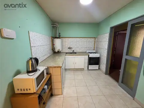 Casa 7 ambientes con 2 baños