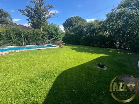 Casa en Venta con 2 cocheras