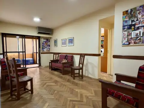 DEPARTAMENTO O CONSULTORIO CON TERRAZA Y COCHERA