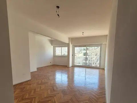 Alquiler departamento 4 amb al frente c/ Cochera - c/ balcon corrido