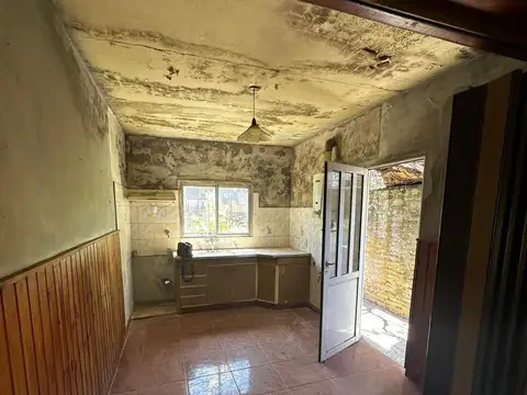 Venta Casa A Refaccionar Terreno Mercedes Permuta