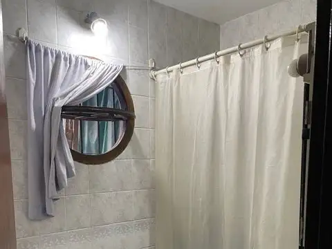 16 e/ 70 y 71- CASA DE 3 100