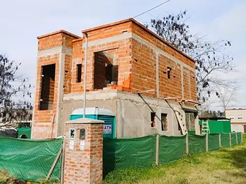 Casa 5 ambientes con 2 baños