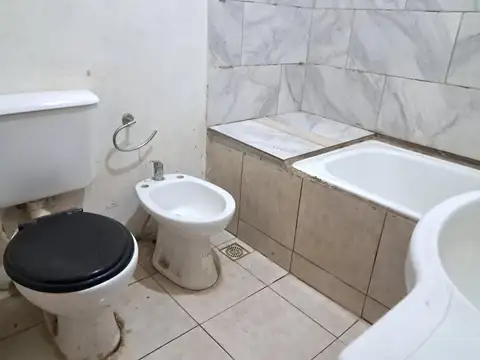 Casa 2 ambientes con 1 baño