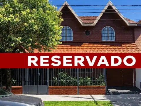 Venta Chalet 6 ambientes jardin garage a metros avenida santa fe