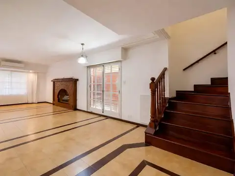 Casa 6 ambientes con 3 baños