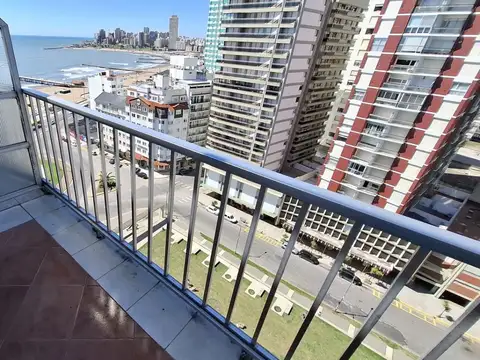 Departamento en alquiler por 36 meses en Mar Del Plata de 1 ambiente. Excelente estado. Vista al mar.