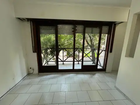 MONOAMBIENTE EN ALQUILER AL FRENTE CON BALCON