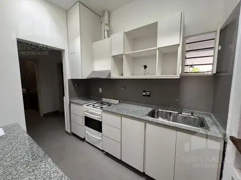 Casa en Alquiler con 1 cochera