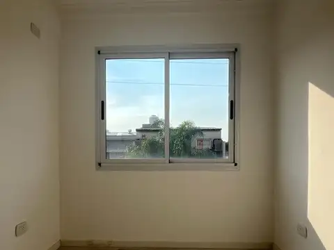 12 de octubre 500, Piso 2