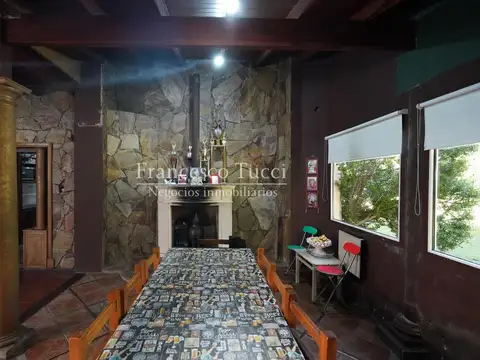 Casa en Venta con 6 cocheras