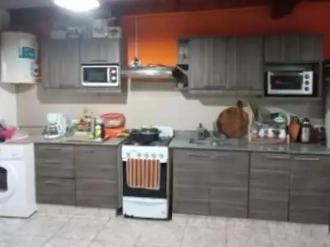 VENTA CASA 3 AMBIENTES LA REJA