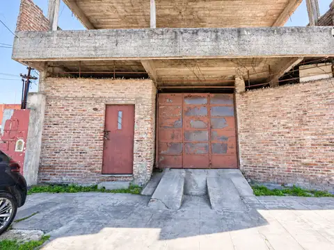 LOTE EN VENTA CON ESTRUCTURA  AVELLANEDA