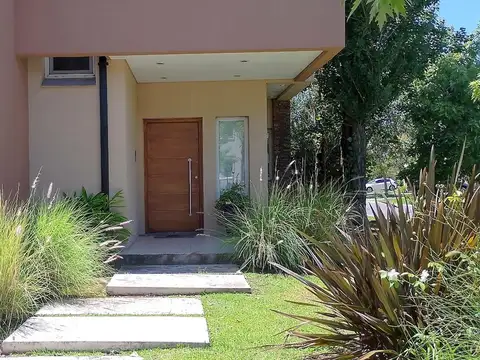 NORDELTA usd 528.000.-casa 4 dorm. +dep+ pil.+terraza