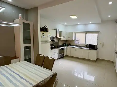 Depto Tipo Casa en Venta en El Palomar, USD 105.000