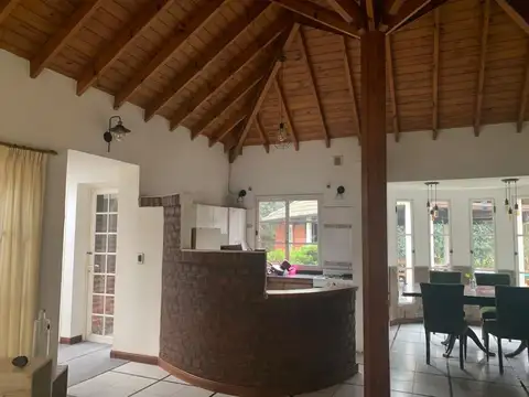 Casa  en Alquiler en Banco Provincia, Francisco Álvarez, Moreno