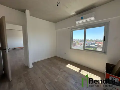 Departamento en Alquiler en Lomas Del Mirador, $ 690.000