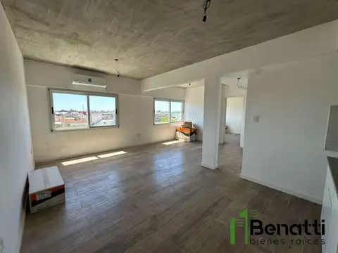 Av. General Enrique Mosconi 900, Piso 2