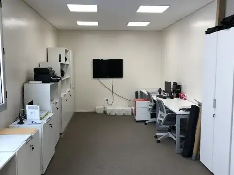 VENTA - Oficina con ambientes amplios excelente ubicacion