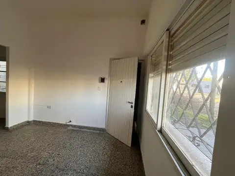 Depto Tipo Casa en Venta 27 años