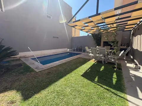 Casa en Venta en Mendoza, USD 185.000