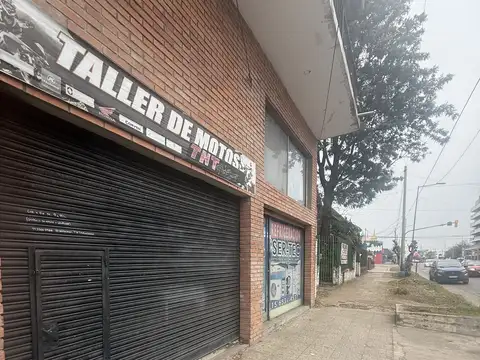 LOCAL comercial, con entrepiso