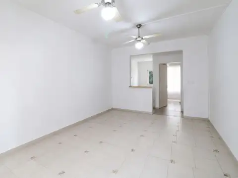 VENTA PH - 2 AMB - MONTE CASTRO - PATIO Y COCHERA