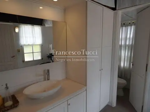 Casa en Venta al Oeste