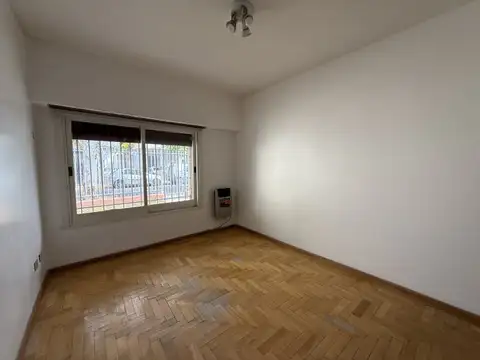 Casa en Alquiler con 2 cocheras