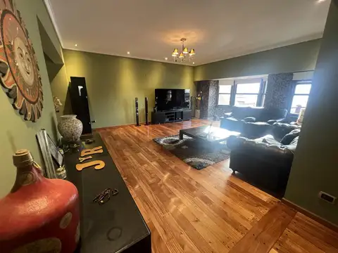 Casa 9 ambientes con 7 baños