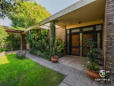 VENTA CASA FISHERTON DE TRES DORMITORIOS PILETA QUINCHO
