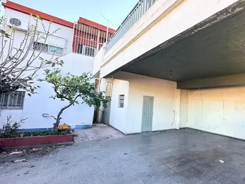 Casa en venta de 6 ambientes en La Tablada