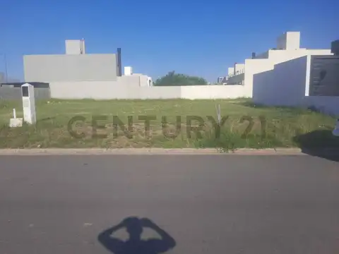 VENTA EXCELENTE LOTE COLINAS DE MANANTIALES APTO DUPLEX