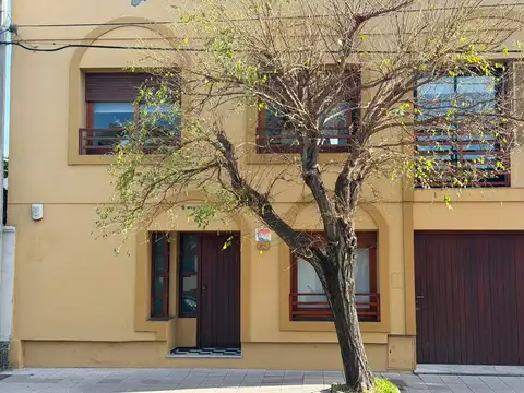 VENTA DE PH DE 4 AMB CON PATIO Y COCHERA