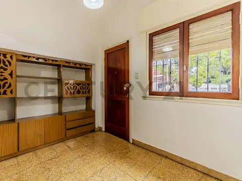 Casa sobre lote de 500 m² en La Plata – Ideal inversión o proyecto