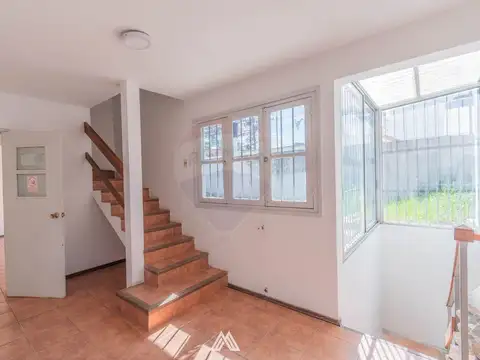 Casa 10 ambientes con 4 baños