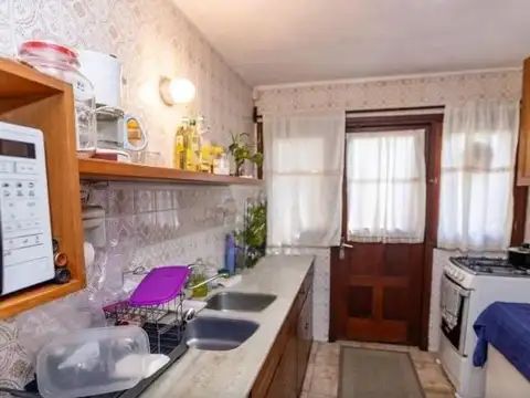 Casa en Alquiler con 3 cocheras