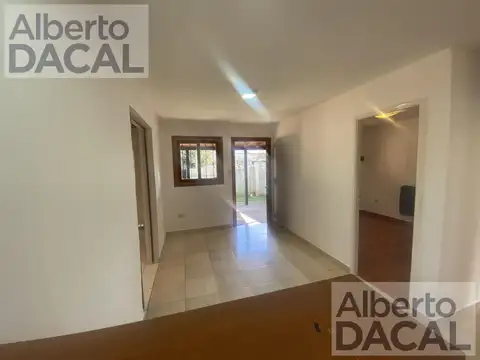 Casa en Alquiler con 1 cochera