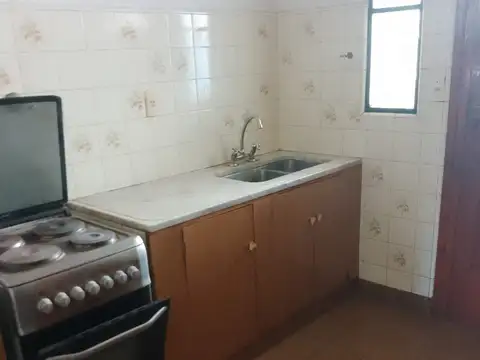 PH en Planta Alta. A metros  de Ctro comercial de Villate. SIN EXPENSAS. 3 amb con patio.