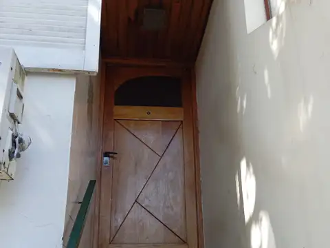 España 2200, Piso 1