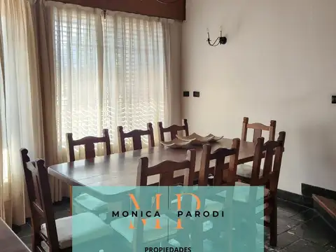 Casa 5 ambientes con 4 baños