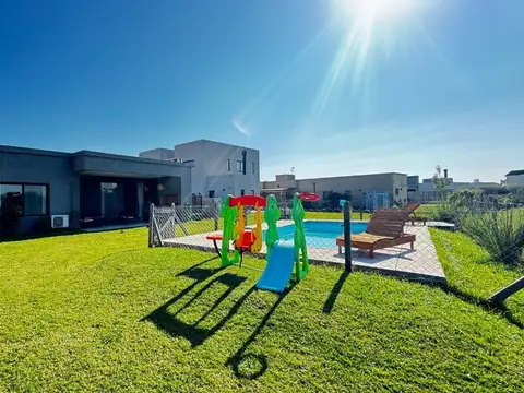 Casa en Venta en Pilar del Este - Santa Emilia, USD 159.000